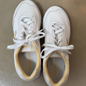 Women's New Balance Athletic Shoes White/Yellow Size 8.5